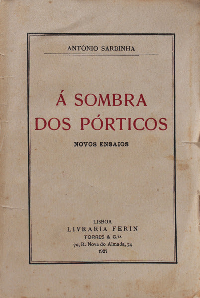 Ã€ SOMBRA DOS PÃ“RTICOS.
