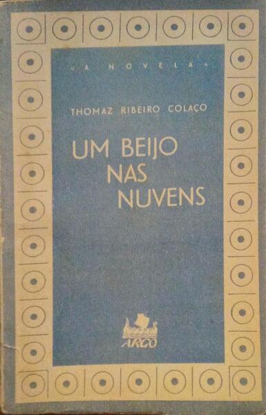 UM BEIJO NAS NUVENS.