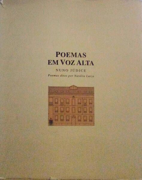 POEMAS EM VOZ ALTA.