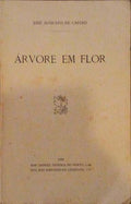 ÃRVORE EM FLOR.