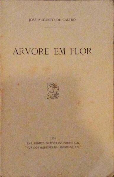 ÃRVORE EM FLOR.