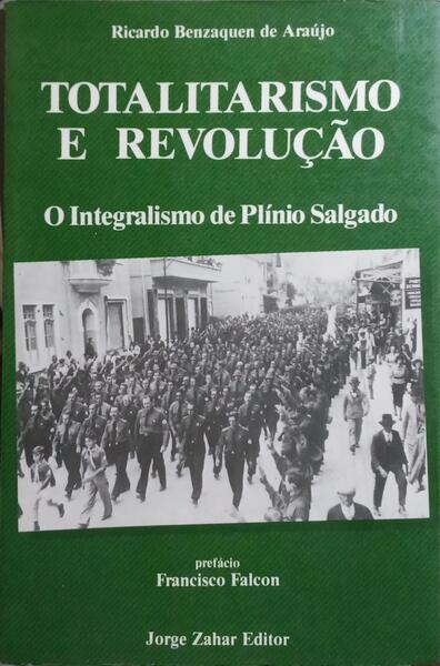 TOTALITARISMO E REVOLUÇÃO.