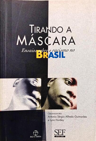 TIRANDO A MÁSCARA.