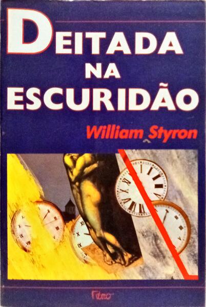 DEITADA NA ESCURIDÃO.