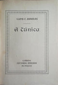 A TÚNICA.