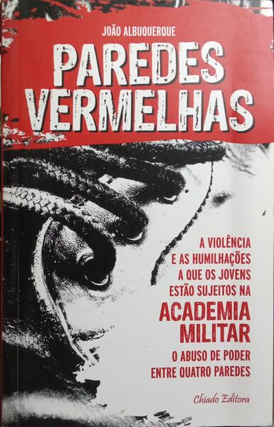 PAREDES VERMELHAS.