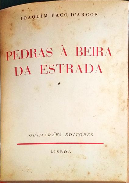 PEDRAS Ã€ BEIRA DA ESTRADA.